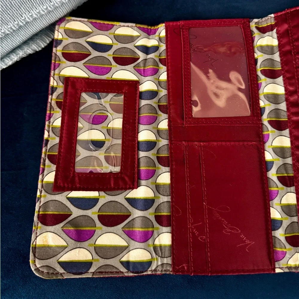 Vera Bradley Quilted Classic Merlot Burgundy Trifold Large Wallet - Picture 4 of 14